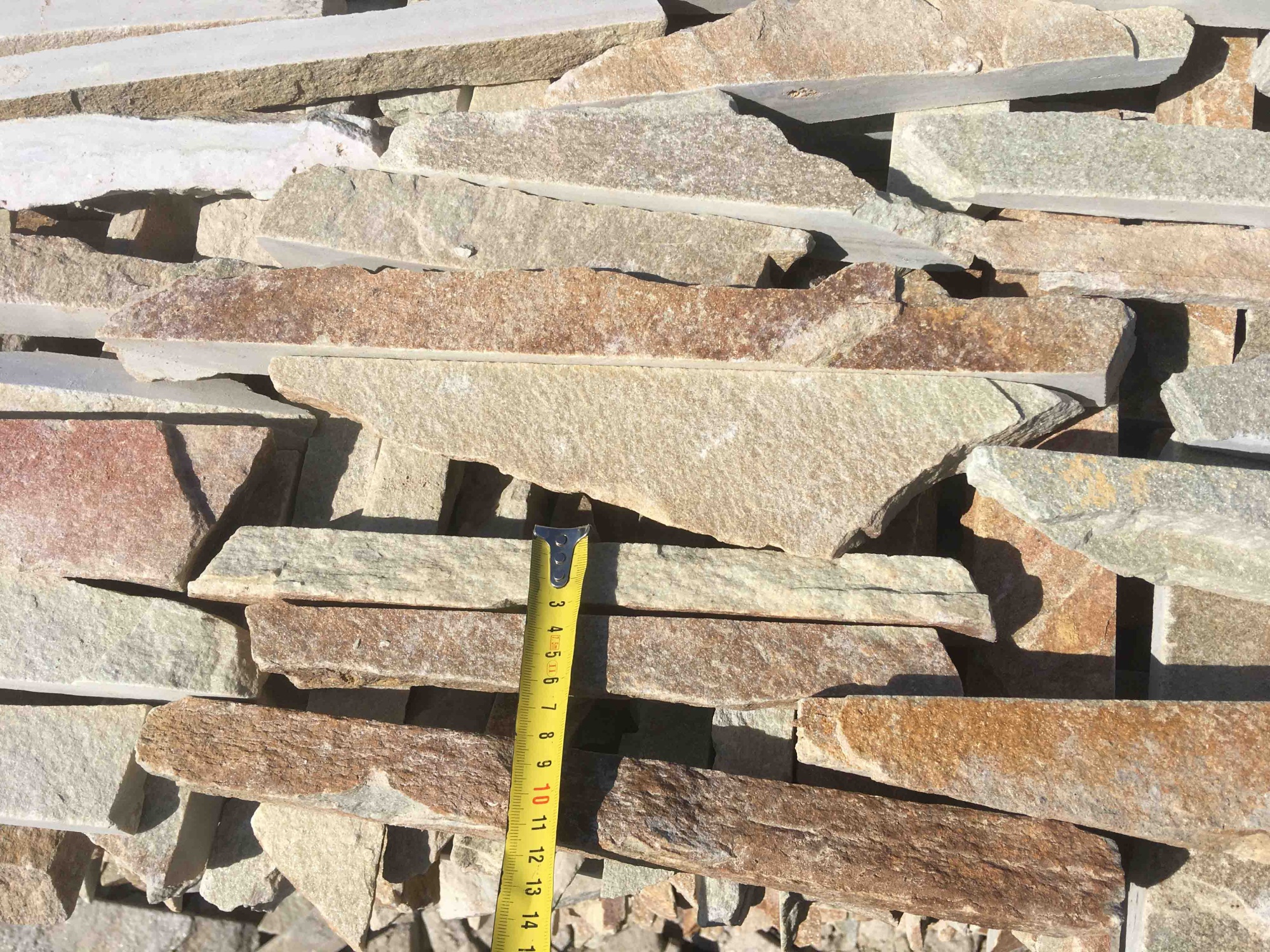 Горбушка златолит золотистый для облицовки купить в Реутове