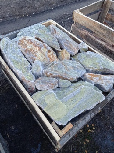 Златолит жёлтый, жёлто-зелёный глыбки и валуны для ланшафтного дизайна купить в Реутове
