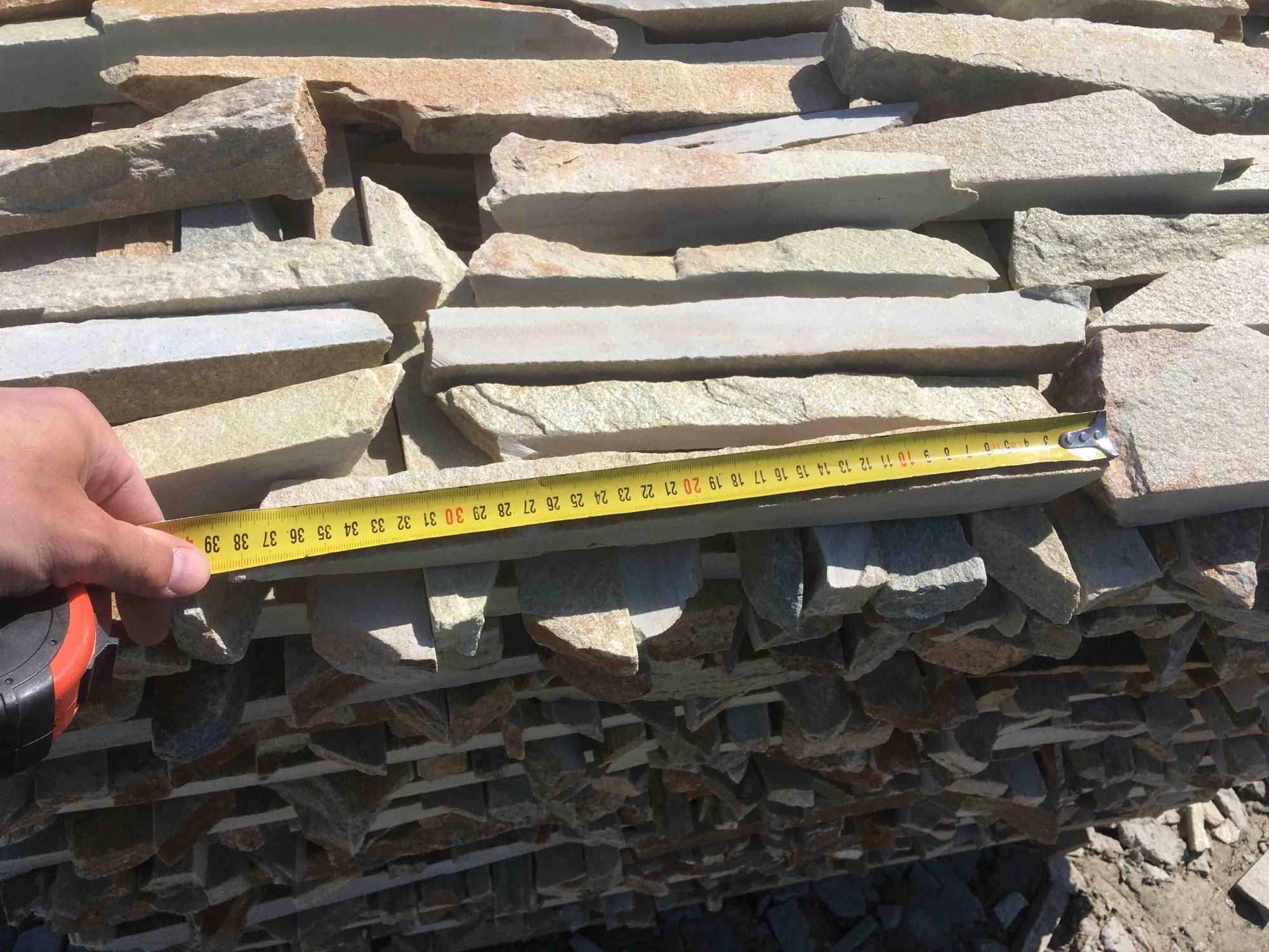 Горбушка златолит золотистый для облицовки купить в Реутове