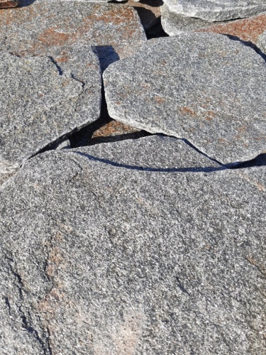 Златолит серебристый галтованный для лестниц купить в Реутове