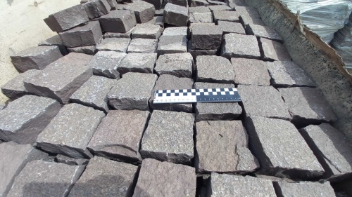 Лемезит колотая брусчатка 10 * 10 см. для парковки купить в Реутове