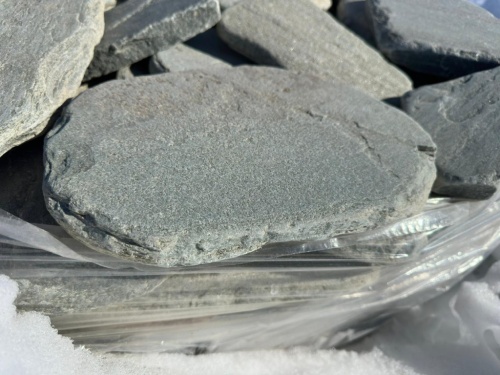 Плитняк златолит зелёный галтованный для мощения на бетон купить в Реутове